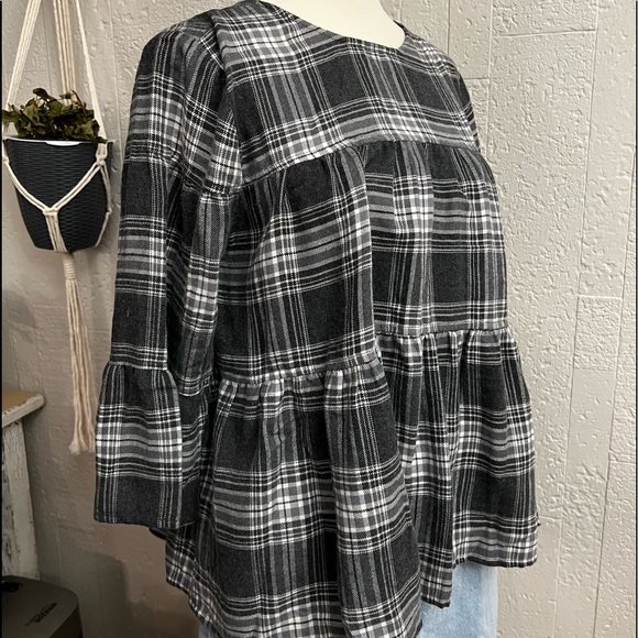 small plaid blouse - Picture 2 of 7